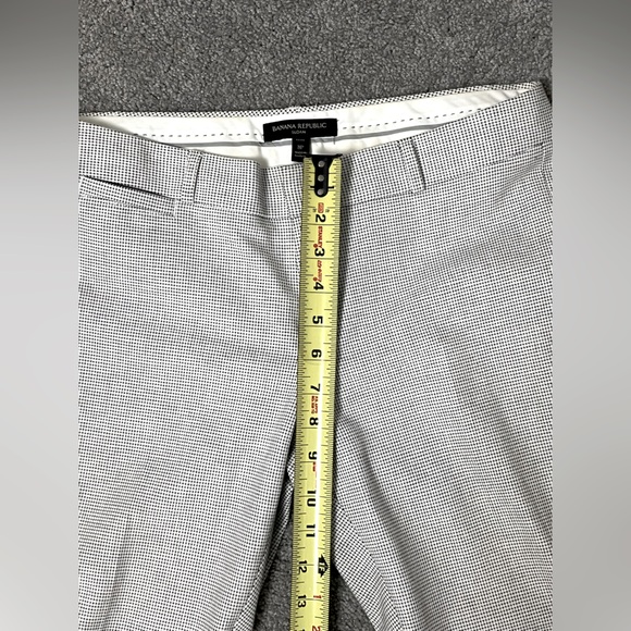 Banana Republic Sloan Pant - White w tiny Black dot pattern  - size 8P - Picture 9 of 9